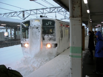 20101225(10)会津若松駅3235M到着.JPG