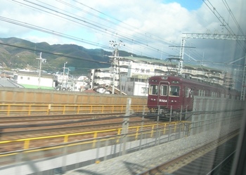 20110127(14)阪急電車と併走.JPG