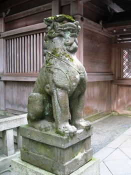 弥彦神社(09)狛犬1.JPG