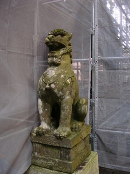 弥彦神社(10)狛犬2.JPG