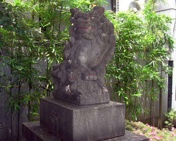 烏森神社04狛犬.jpg